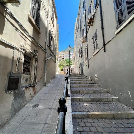 Apartamento 1Br Hidden Gem At The Nook Gibraltar Exterior foto