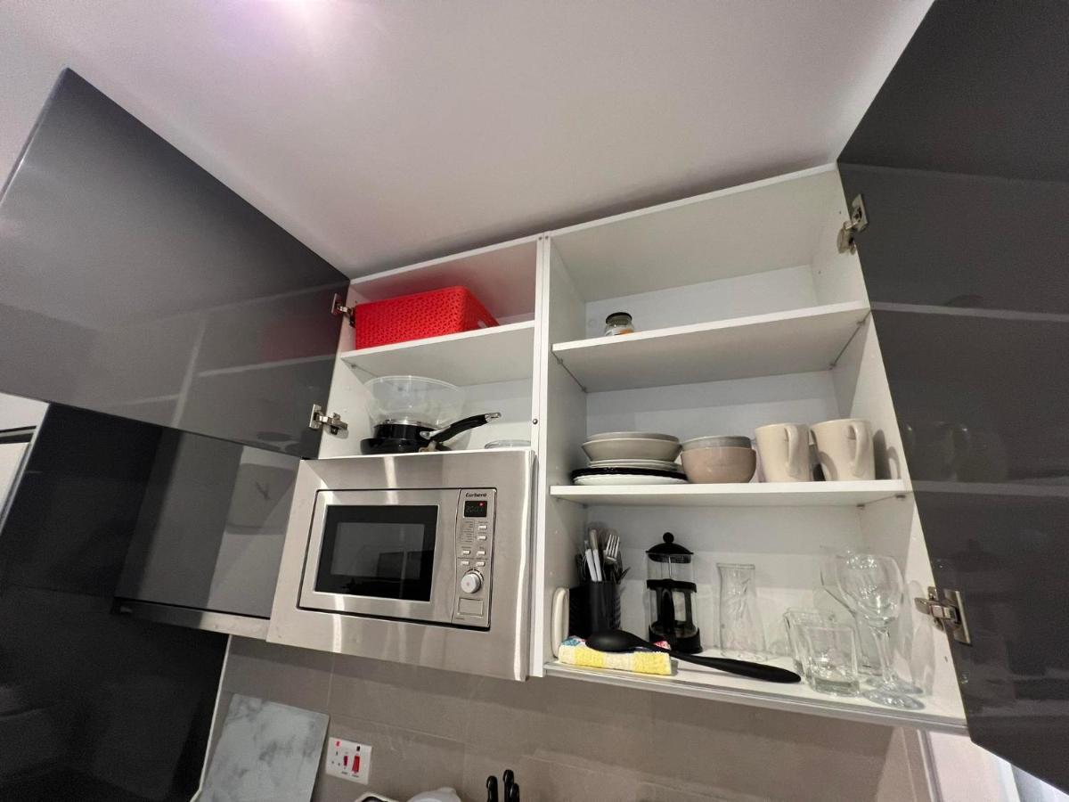 Apartamento 1Br Hidden Gem At The Nook Gibraltar Exterior foto