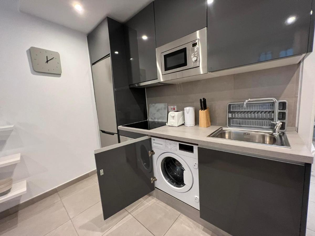 Apartamento 1Br Hidden Gem At The Nook Gibraltar Exterior foto